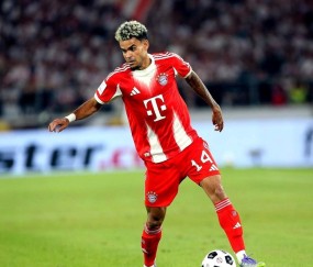 爱游戏-凯恩回归赛场，战术调整首场状态亮眼，利物浦观众沸腾！的简单介绍