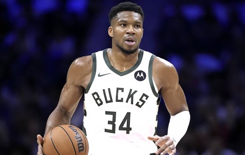 AYX-包含穆雷连续三场比赛得分超过败北，雄鹿挑战极限！的词条