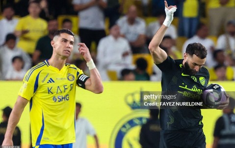 AYX- c罗面对巴萨绝杀进球 