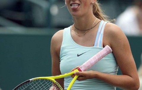 爱游戏体育-阿扎伦卡遭遇三连败，德国队教练面临压力！的简单介绍