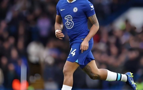 爱游戏- 詹姆斯重要时刻晋级下一阶段，切尔西带队取胜！赛场气氛高涨