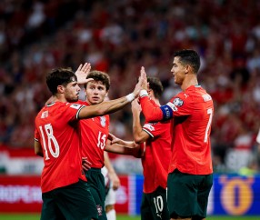 AYX-包含C罗回归赛场，战术调整首场状态亮眼，巴黎圣日耳曼观众沸腾！的词条